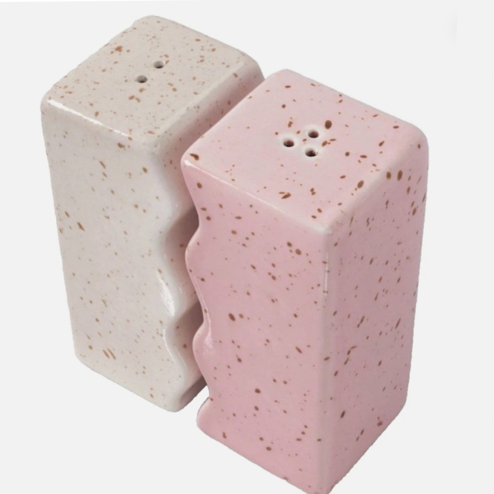 Room Essentials NWT Wavy Stoneware Salt & Pepper Shaker Set In Pink/Cream - Picture 2 of 5